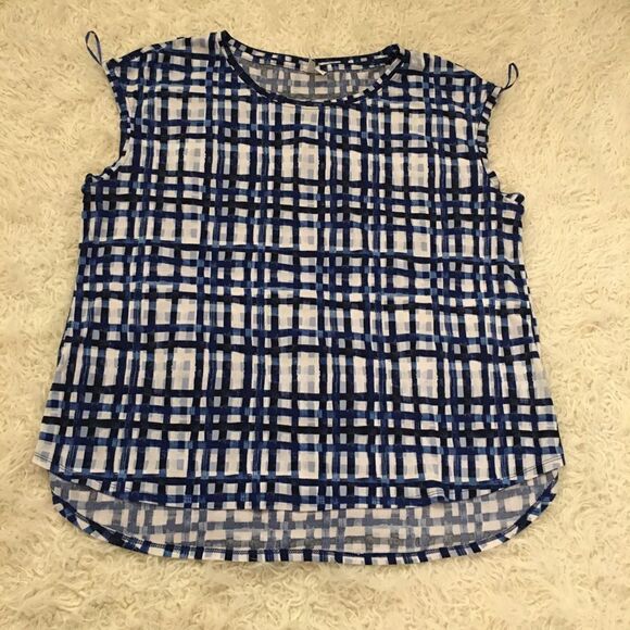 ELLE plus size Rayon Pleated back top - Picture 6 of 7